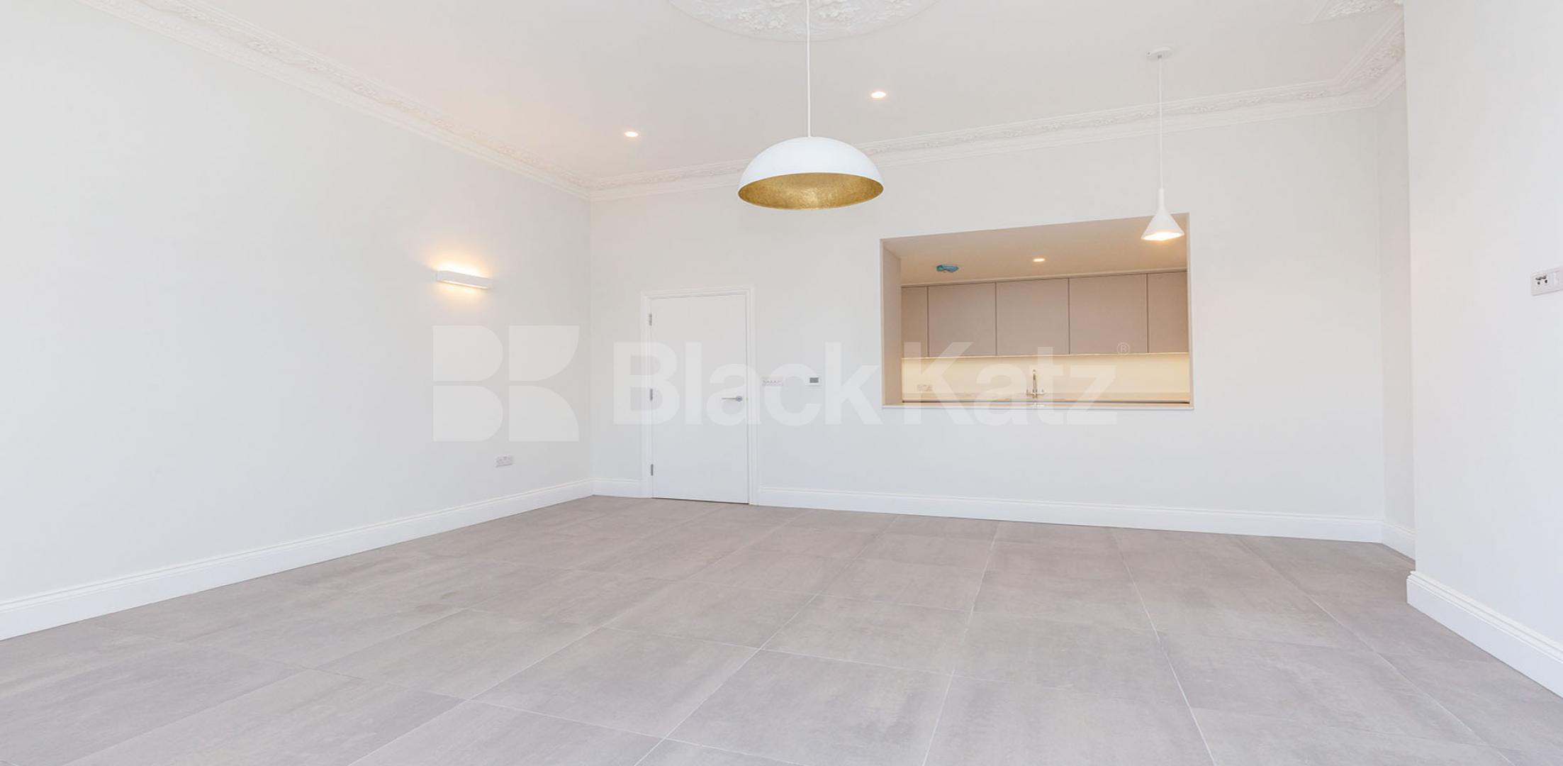 			STUNNING 2 BED 2 BATH!, 2 Bedroom, 2 bath, 1 reception Flat			 Hilldrop Road, TUFNELL PARK 